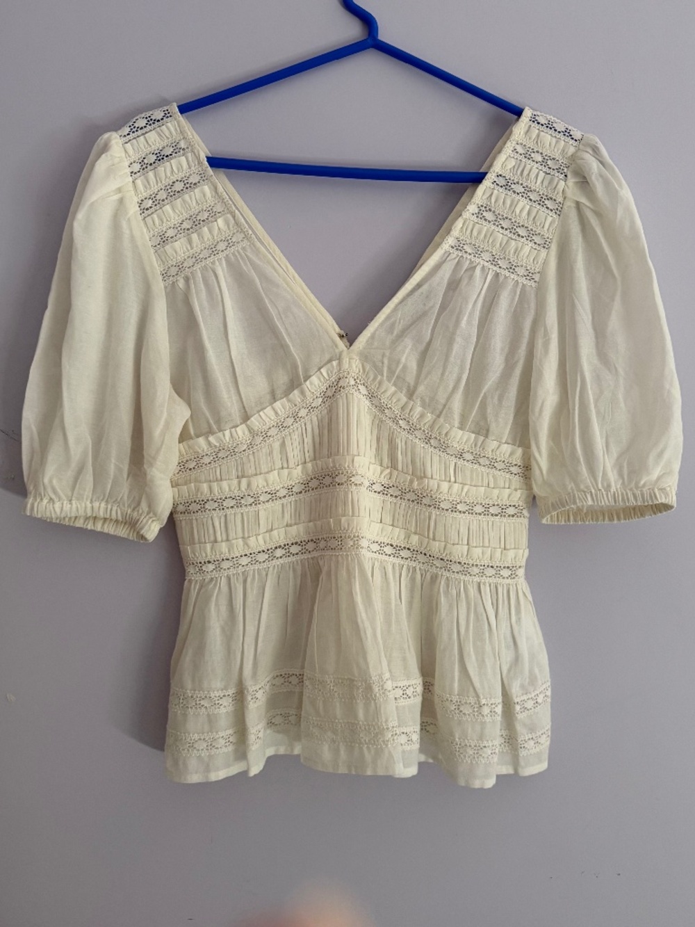 SEA  Antique White Top